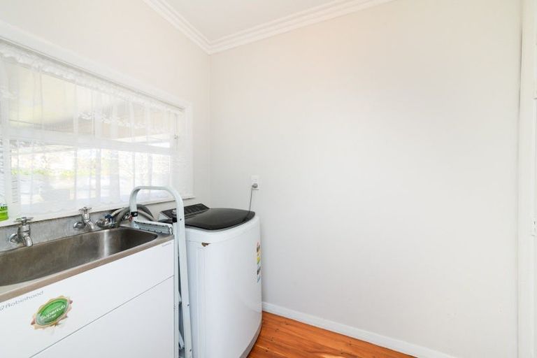 Photo of property in 33 Long Melford Road, Awapuni, Palmerston North, 4412