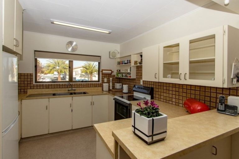 Photo of property in 34 Townshend Crescent, Greenmeadows, Napier, 4112