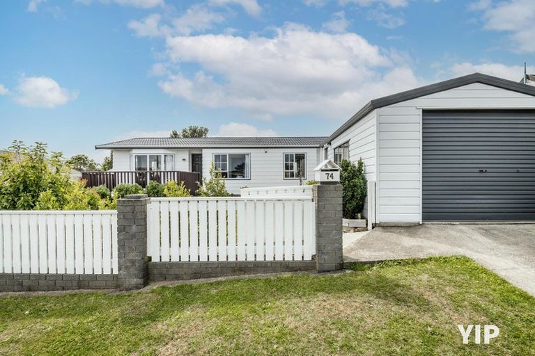 Photo of property in 74 Guadeloupe Crescent, Grenada Village, Wellington, 6037