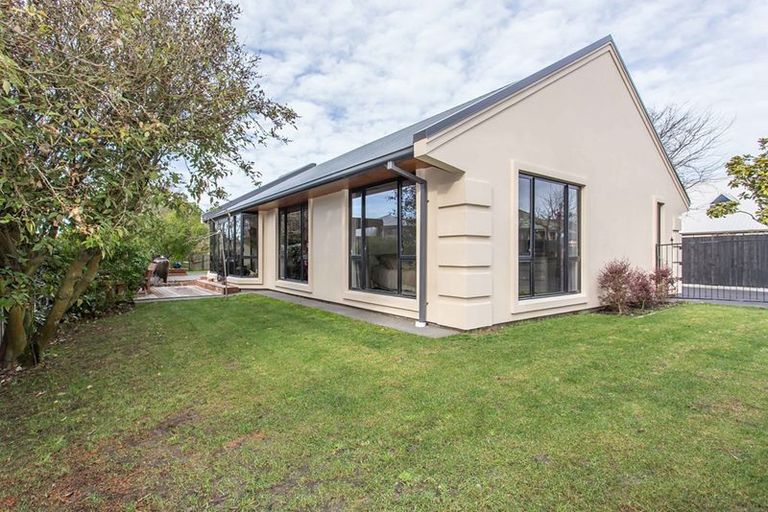 Photo of property in 11 Kimbrace Place, Belfast, Christchurch, 8051