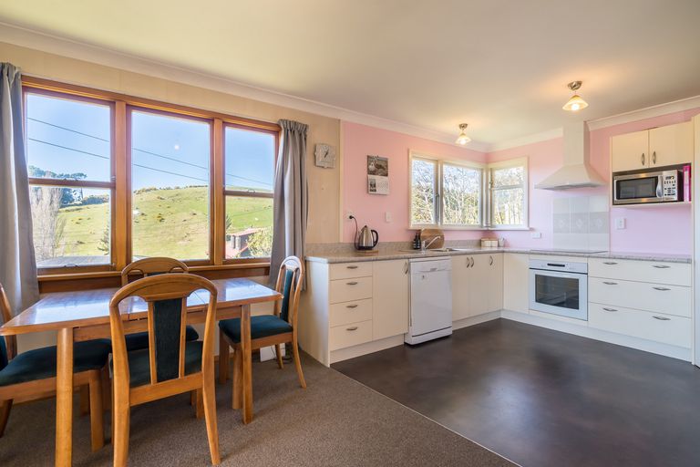 Photo of property in 87 Koremata Street, Green Island, Dunedin, 9018