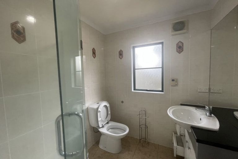 Photo of property in 459 Old Te Atatu Road, Te Atatu Peninsula, Auckland, 0610