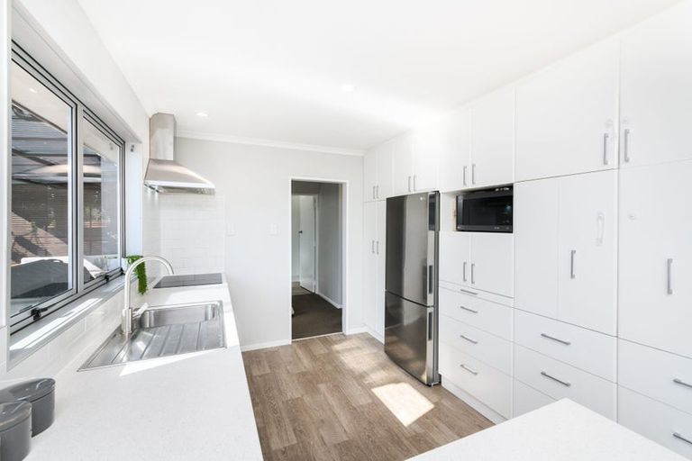 Photo of property in 16 Lane Place, Awapuni, Palmerston North, 4412