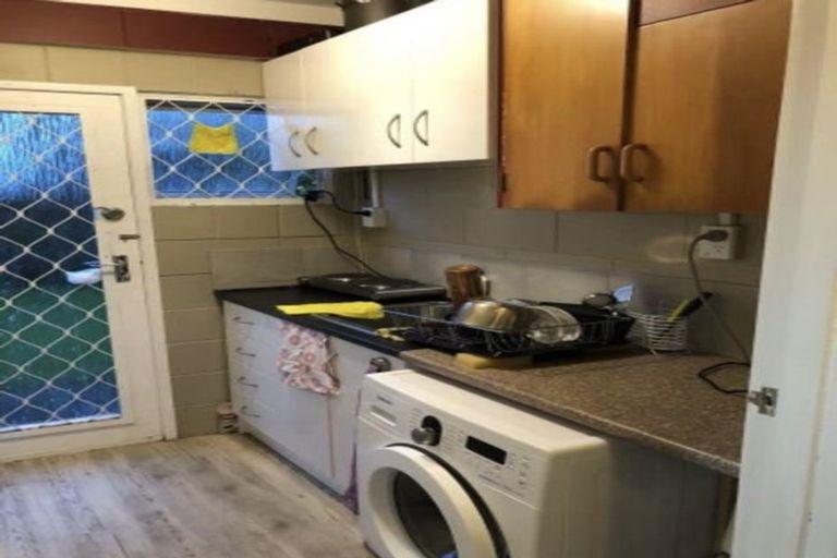 Photo of property in 27a Royal Road, Massey, Auckland, 0614