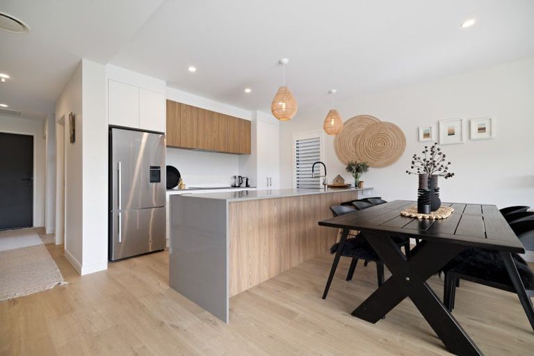 Photo of property in 13 Mcgibbon Lane, Jacks Point, 9371