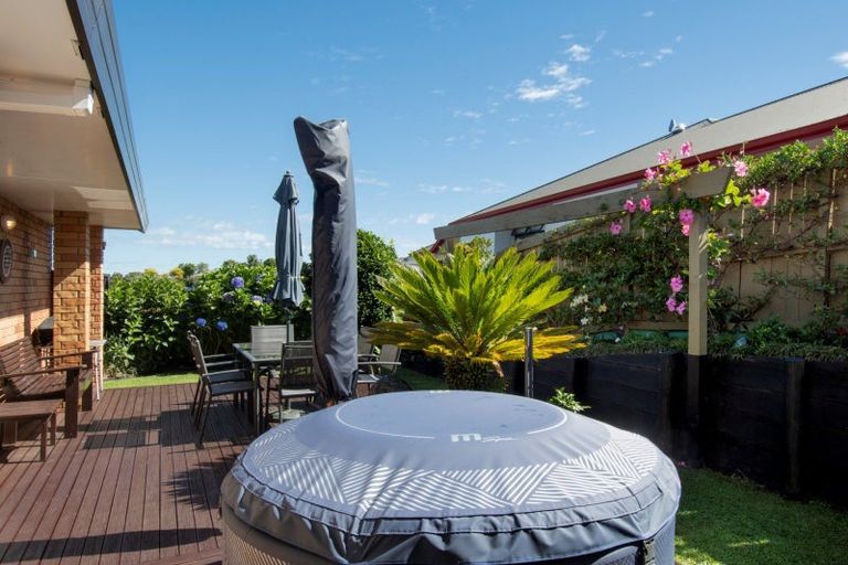 Photo of property in 1 Tautara Place, Ohauiti, Tauranga, 3112