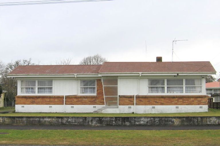 Photo of property in 79 Lewis Street, Glenview, Hamilton, 3206