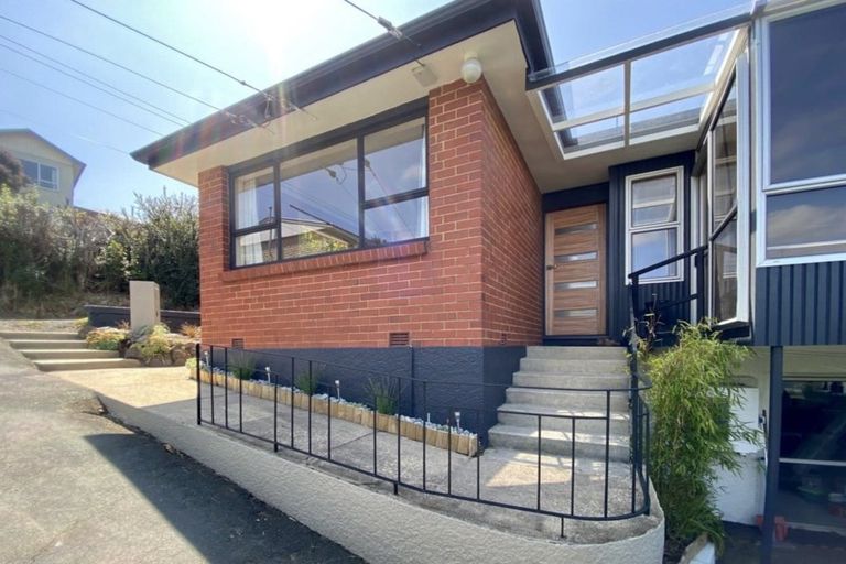 Photo of property in 2 Shirley Place, Kenmure, Dunedin, 9011