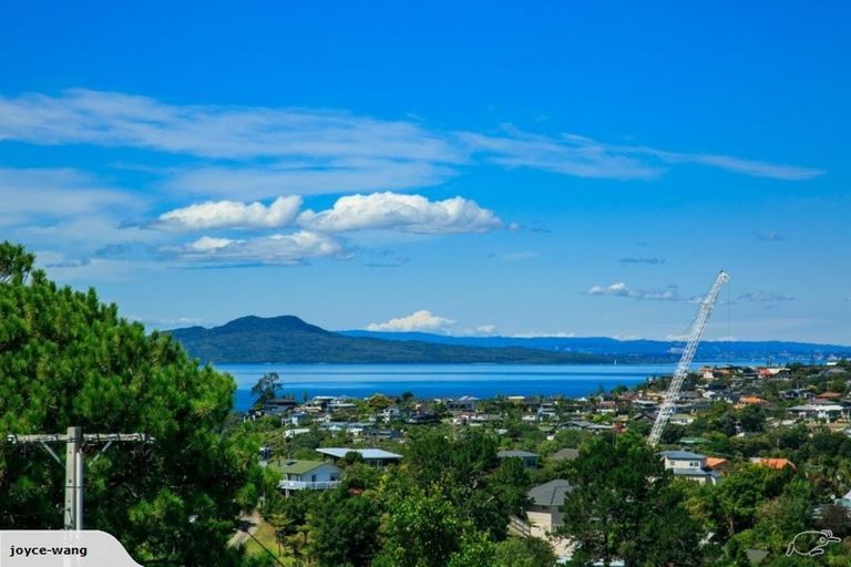 Photo of property in 86 Carlisle Road, Browns Bay, Auckland, 0632