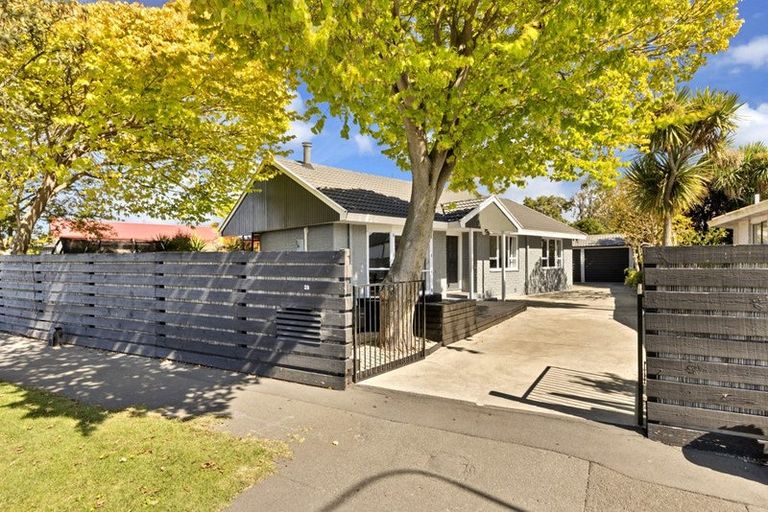 Photo of property in 28 Saint Heliers Crescent, Aranui, Christchurch, 8061