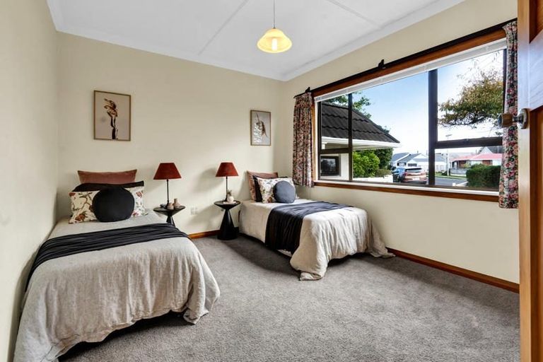 Photo of property in 10 Seddon Street, Westown, New Plymouth, 4310