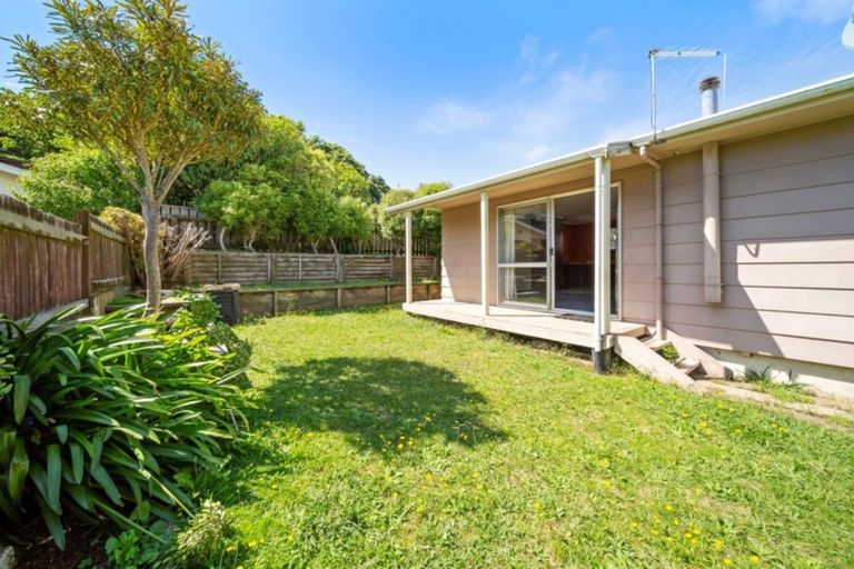 Photo of property in 1/25 Tahurangi Place, Spotswood, New Plymouth, 4310