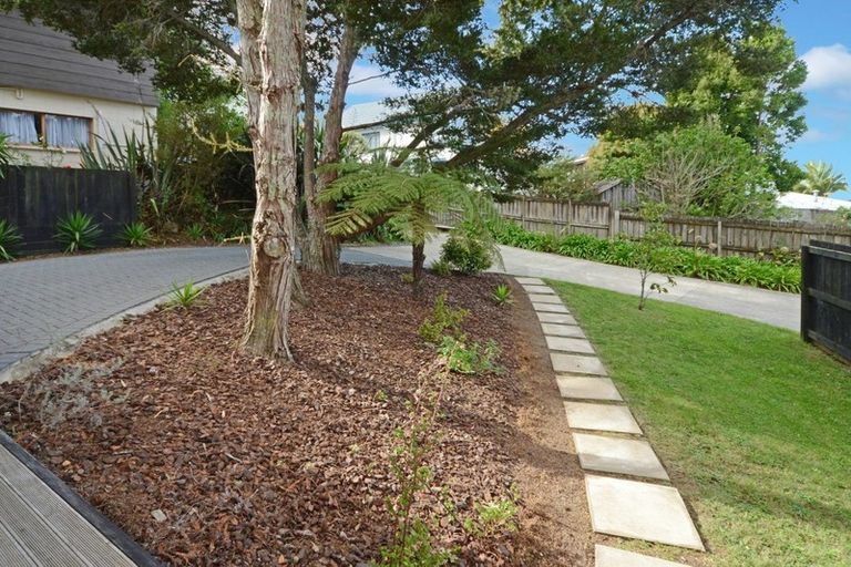 Photo of property in 1/122 Manuka Road, Bayview, Auckland, 0629