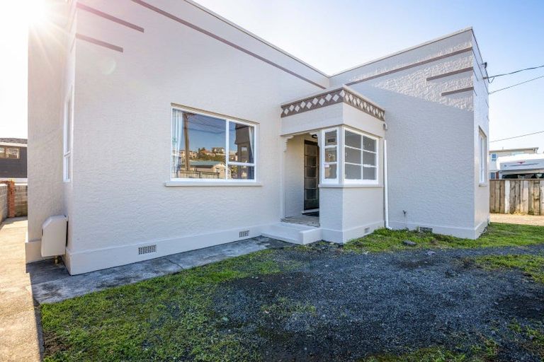 Photo of property in 26 Breakwater Road, Moturoa, New Plymouth, 4310