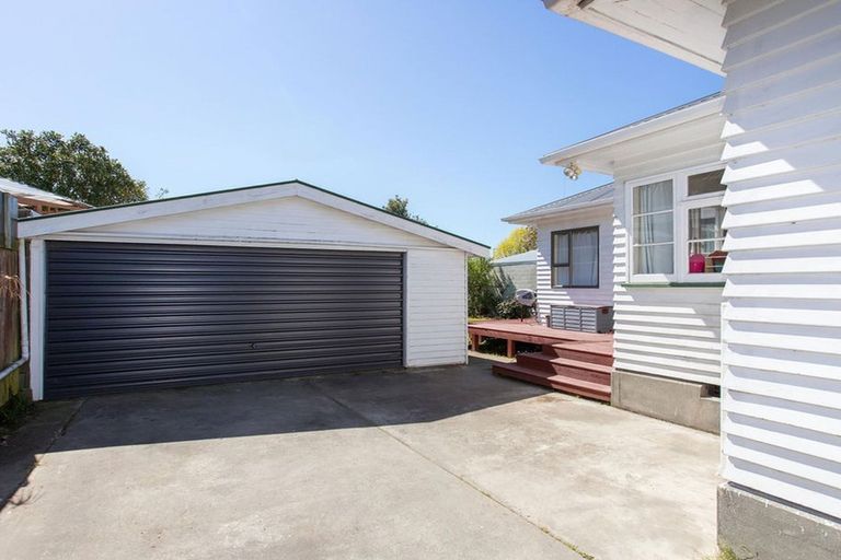 Photo of property in 44 Windermere Road, Papanui, Christchurch, 8053