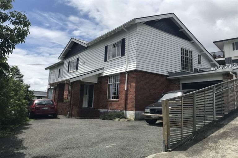 Photo of property in 118 Wellington Street, Picton, 7220
