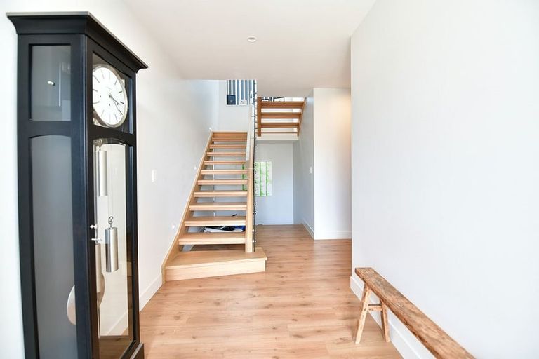 Photo of property in 52 Walton Street, Red Beach, 0932