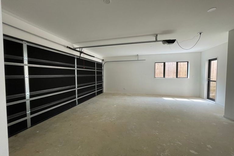 Photo of property in 36a Vodanovich Road, Te Atatu South, Auckland, 0610