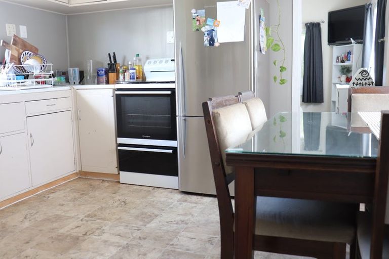 Photo of property in 5 Oak Avenue, Nawton, Hamilton, 3200