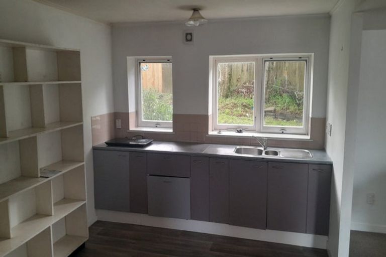 Photo of property in 35 Holland Road, Hillcrest, Auckland, 0627