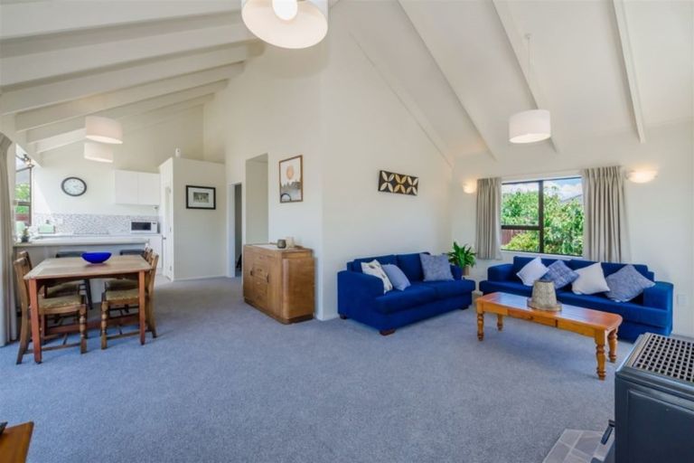 Photo of property in 18 Arnold Grove, Paraparaumu Beach, Paraparaumu, 5032