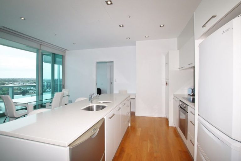 Photo of property in Sentinel Apartments, 905/3 Northcroft Street, Takapuna, Auckland, 0622