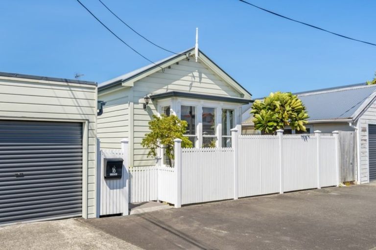 Photo of property in 16 Oriental Street, Petone, Lower Hutt, 5012