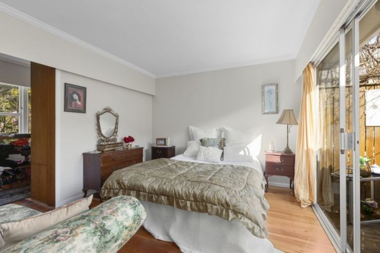 Photo of property in 32 Lowry Crescent, Stokes Valley, Lower Hutt, 5019