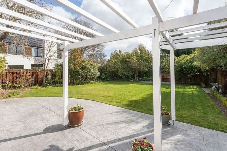 Photo of property in 11 Daresbury Lane, Fendalton, Christchurch, 8014