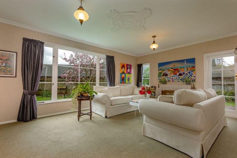 Photo of property in 6 Montgomery Terrace, Hokowhitu, Palmerston North, 4410
