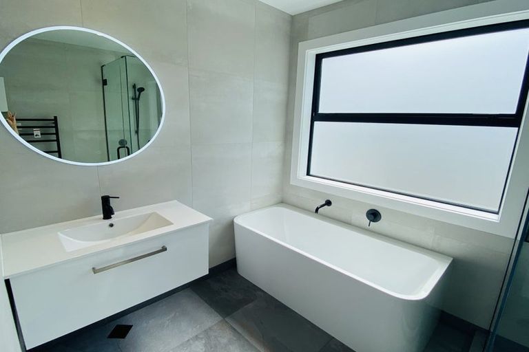 Photo of property in 52 Park Rise, Campbells Bay, Auckland, 0630