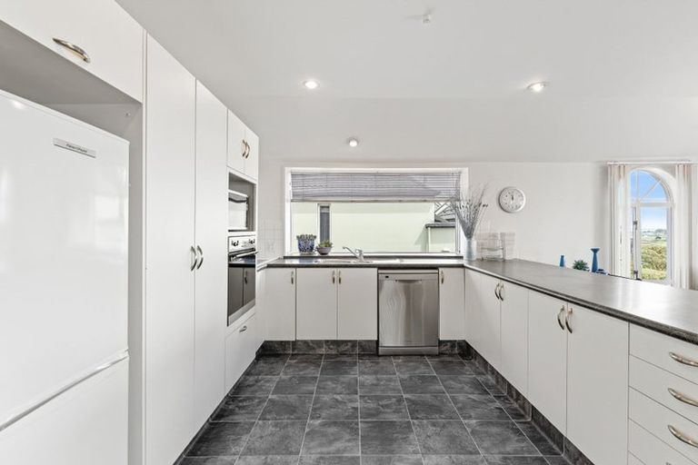 Photo of property in 11 Uldale Place, Westmorland, Christchurch, 8025