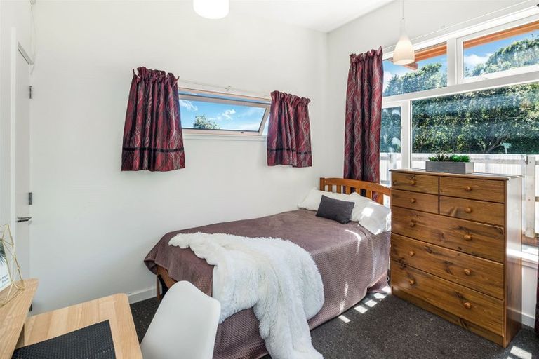Photo of property in 38a Collins Avenue, Tawa, Wellington, 5028
