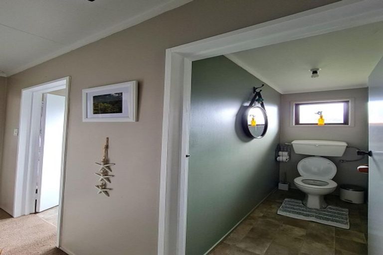 Photo of property in 2 Epping Place, Richmond Heights, Taupo, 3330