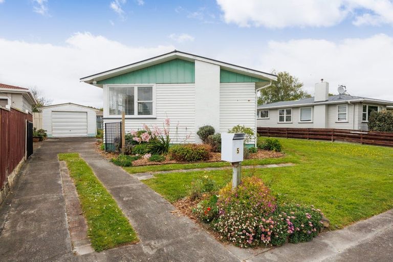 Photo of property in 5 Kaituna Street, Milson, Palmerston North, 4414