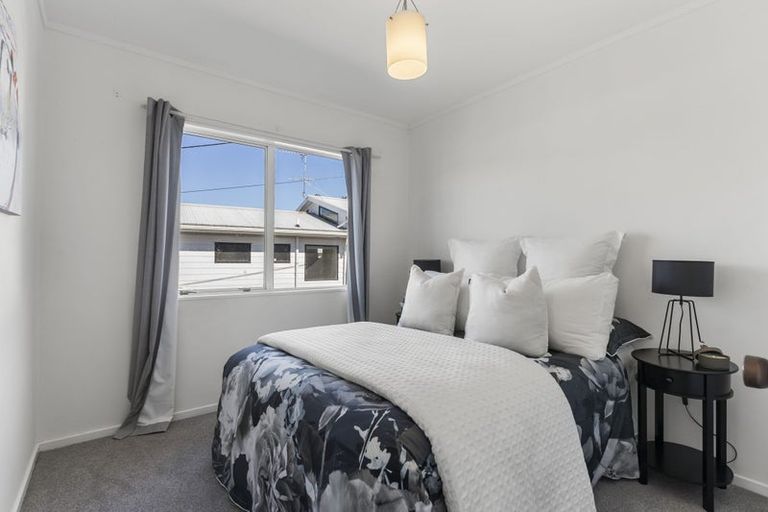 Photo of property in 12b Penton Road, Stanmore Bay, Whangaparaoa, 0932