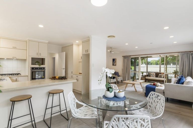 Photo of property in 2 Ashdown Place, Pahurehure, Papakura, 2113