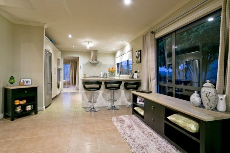 Photo of property in 2 Archer Rayner Place, Greenhithe, Auckland, 0632