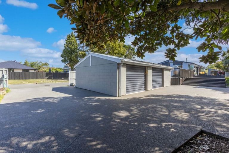 Photo of property in 28 Waitikiri Drive, Parklands, Christchurch, 8083