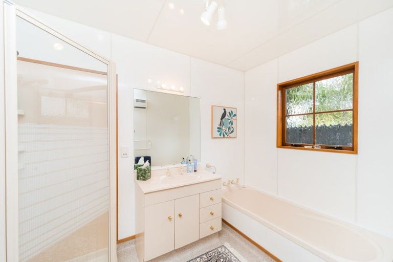 Photo of property in 88 Clifton Terrace, Fitzherbert, Palmerston North, 4410