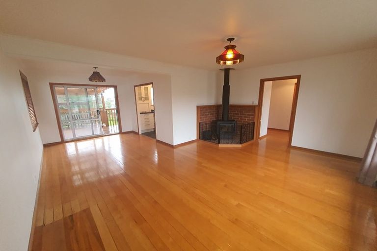 Photo of property in 12 Cron Avenue, Te Atatu South, Auckland, 0610