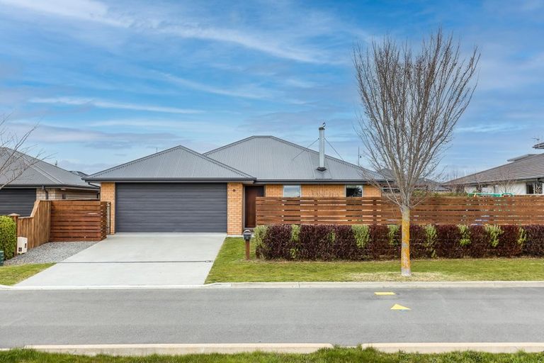 Photo of property in 8 Awarua Road, Pegasus, 7612