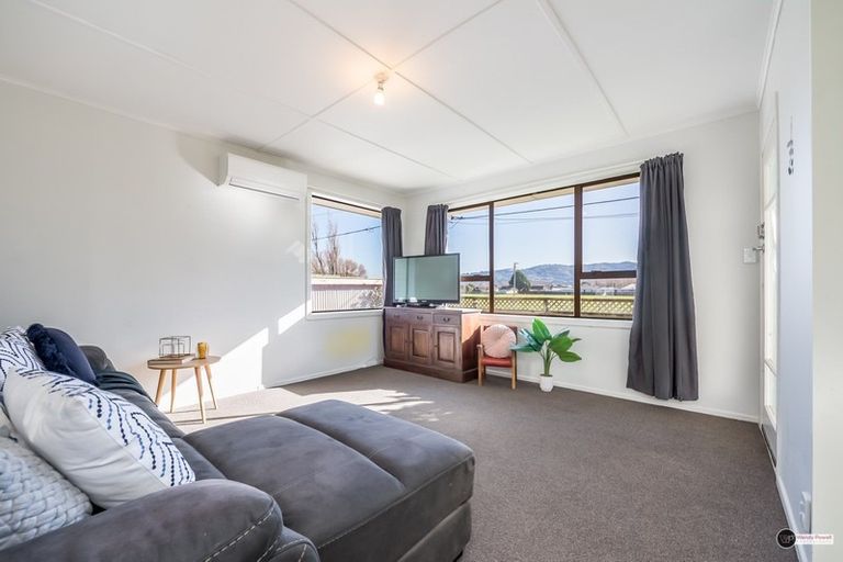 Photo of property in 212 Waddington Drive, Naenae, Lower Hutt, 5011