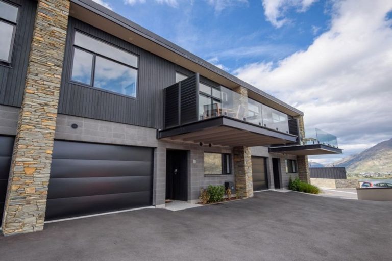 Photo of property in 10 Highlands Close, Queenstown, 9300