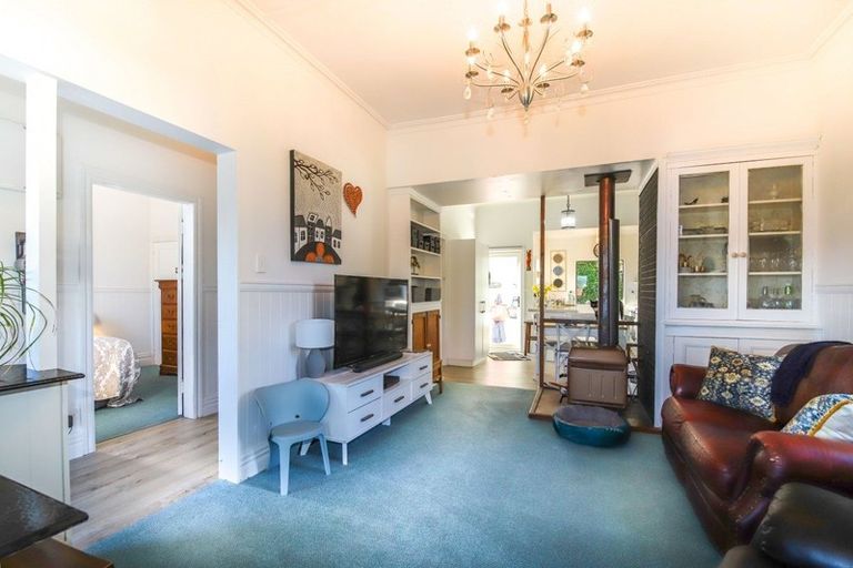 Photo of property in 27 Lake View Street, Waihola, Milton, 9073