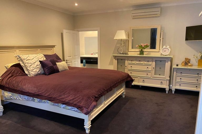 Photo of property in 2 Blundell Way, Heretaunga, Upper Hutt, 5018