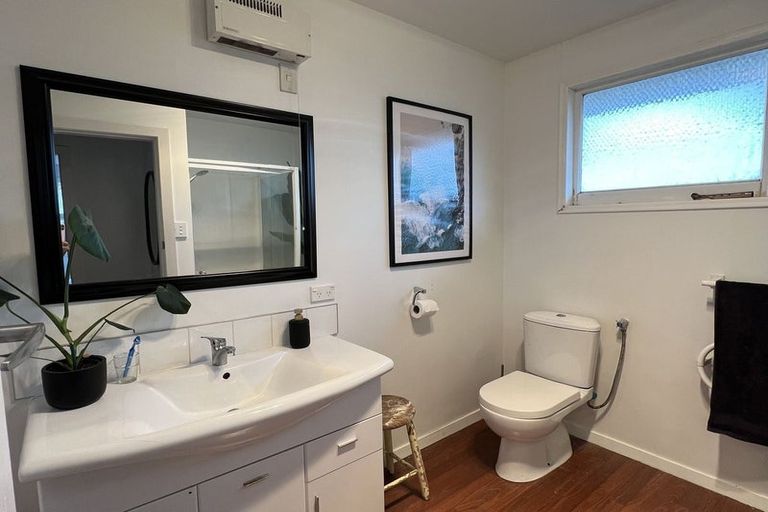 Photo of property in 1/164 Avonhead Road, Avonhead, Christchurch, 8042