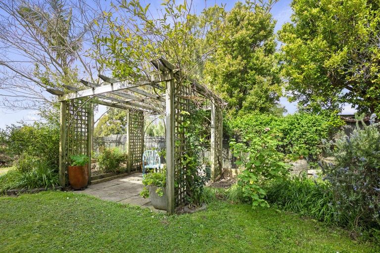 Photo of property in 2/52 Manuka Road, Glenfield, Auckland, 0629