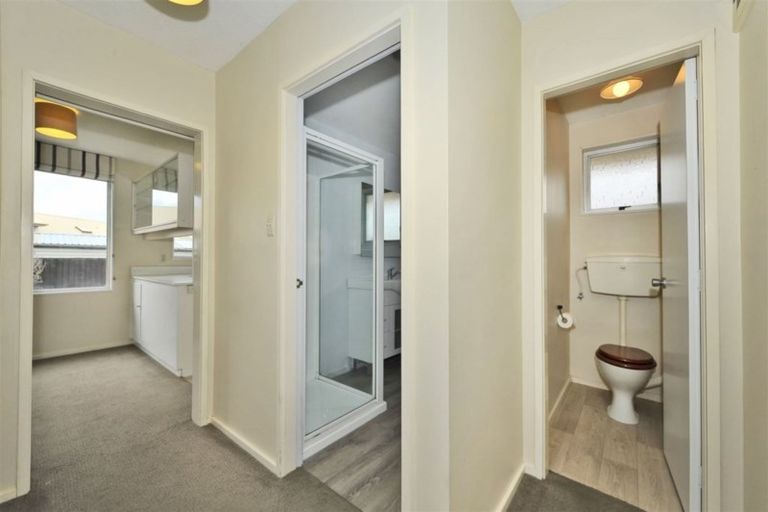 Photo of property in 2/6 Bowman Place, Sockburn, Christchurch, 8042