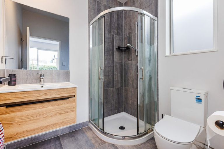 Photo of property in 16 Swamp Kauri Grove, Papakura, 2110